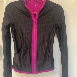 Lululemon vintage reversible jacket.  Size 4.  Excellent condition.  
